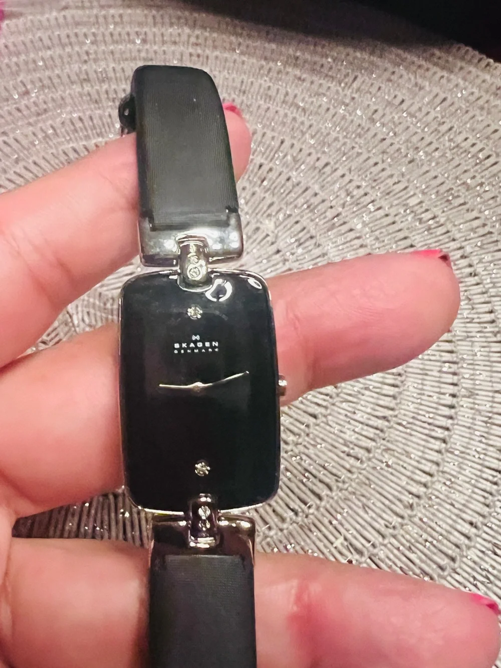 Skagen H01SSLB Steel Ladies Watch. Black leather band.